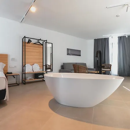 Alove Hotel